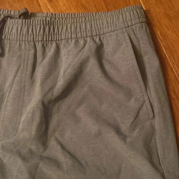 PGA tour men’s XL gray shorts - 7in inseam - drawstring - pockets - like new - Picture 2 of 6